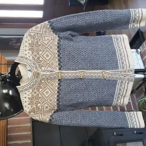 100% wool sweater